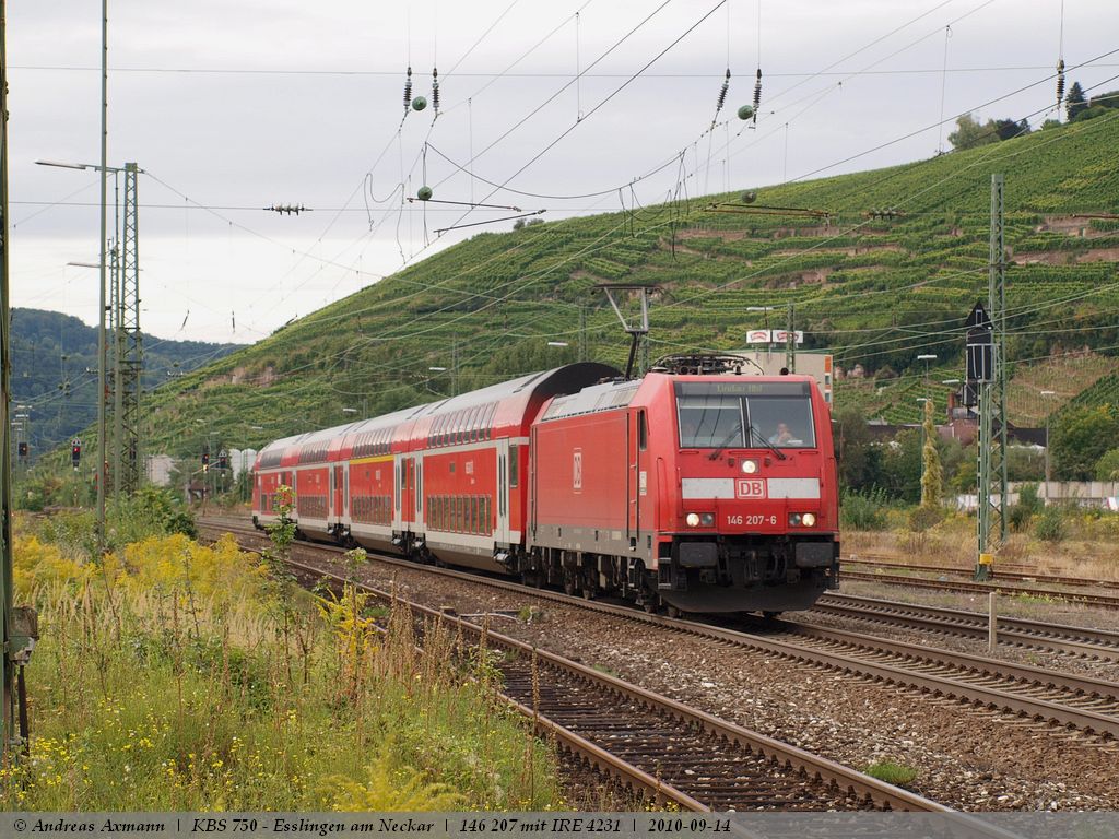In Esslingen am Neckar  kam mir IRE 4231 mit 146 207 aus Stuttgart auf dem Weg nach Lindau ber Ulm entgegen. (14,09,2010)