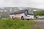 Schweden-Reisebus/151788/ueberland-bus-der-kiruna-trafik-ab-auf berland-Bus der 'Kiruna Trafik AB' auf der Strecke Kiruna - Riksgrnsen - Narvik und zurck in Bjrkliden. (21;06;2011)