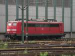 151 014-0 wartet im Plochinger Güterbahnhof auf ihre nächste Fahrt. (27.05.2009)