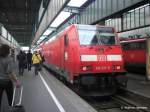 Stuttgart Hbf. Vorsicht am Gleis 11, RE19239 nach Donauwörth mit 146 215-9 steht zur Abfahrt bereit (03.05.2009)