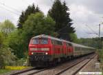 218 432 und 218 ? ziehen den IC 2013 aus Stuttgart kommend an Ebersbach/Fils vorbei nach Oberstdorf.