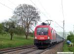 Durch eine Versptung von +10min wird der EC 112 mit 1116 128-8 und 1016 018-2 auf dem Weg von Klagenfurt nach Siegen zur berholung von RB 19352 bei Gingen/Fils auf das falsche Gleis gefhrt.