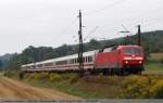 BR 120 mit Zugen/93349/120-135-9-zieht-ihren-ic-2261 120 135-9 zieht ihren IC 2261 von Stuttgart kommend durch Ebersbach/Fils vorbei nach Mnchen. (07,09,2010)