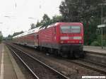 BR 143 mit Zugen/59480/re-22031-mit-143-315-0-nach RE 22031 mit 143 315-0 nach Tbingen Hbf bei seinem Halt in Wendlingen am Neckar. (05.09.2008)