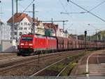 Ein Leerwagenzug bestehend aus Fals-Wagen vom Kohlekraftwerk Altbach wird von der 185 366 und 185 370 in Richtung Stuttgart gezogen.