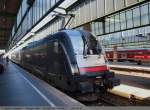 personenzug-fur-besondere-zwecke-pbz/86914/es-64-u2-061-km-mit-einem ES 64 U2-061 km mit einem IC-Wagen als PbZ ? in den Hbf Stuttgart um 15:38 Uhr. (07,08,2010)