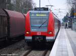 S1 als 7121 nach Herrenberg mit 423 028 und 423 339 hat in Kirchheim/T - tlingen einfahrt. (14.12.2009)