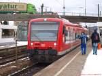 650 005/013 sind von Tübingen als RB 22926 um 15:55 Uhr ausnahmsweise auf Gleis 1 eingefahren um danach als RB 22931 wieder nach Tübingen (16:05 Uhr) zu fahren. (02,02,2010)