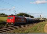 Um 18:42 Uhr fhrt  die HGK-Lok 185 582-4 den Kesselwagen-Zug zwischen Ebersbach und Reichenbach in Richtung Stuttgart.